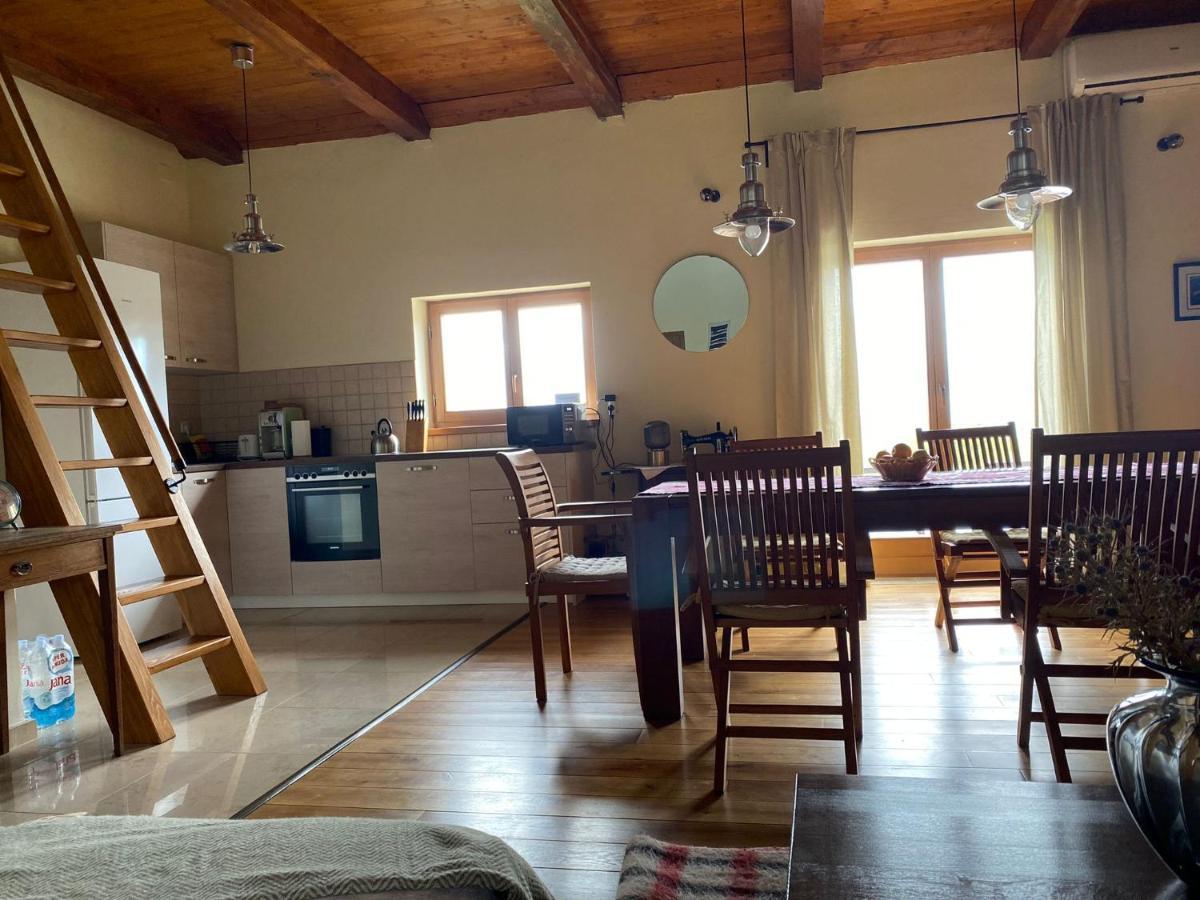 Holiday House Green Dream 오브로박 외부 사진